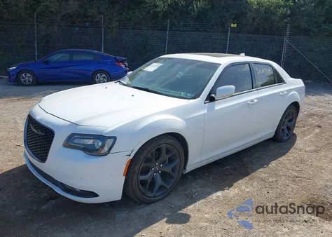 2022 Chrysler 300 S z USA, uszkodzony, nr VIN 2C3CCABG6NH146866